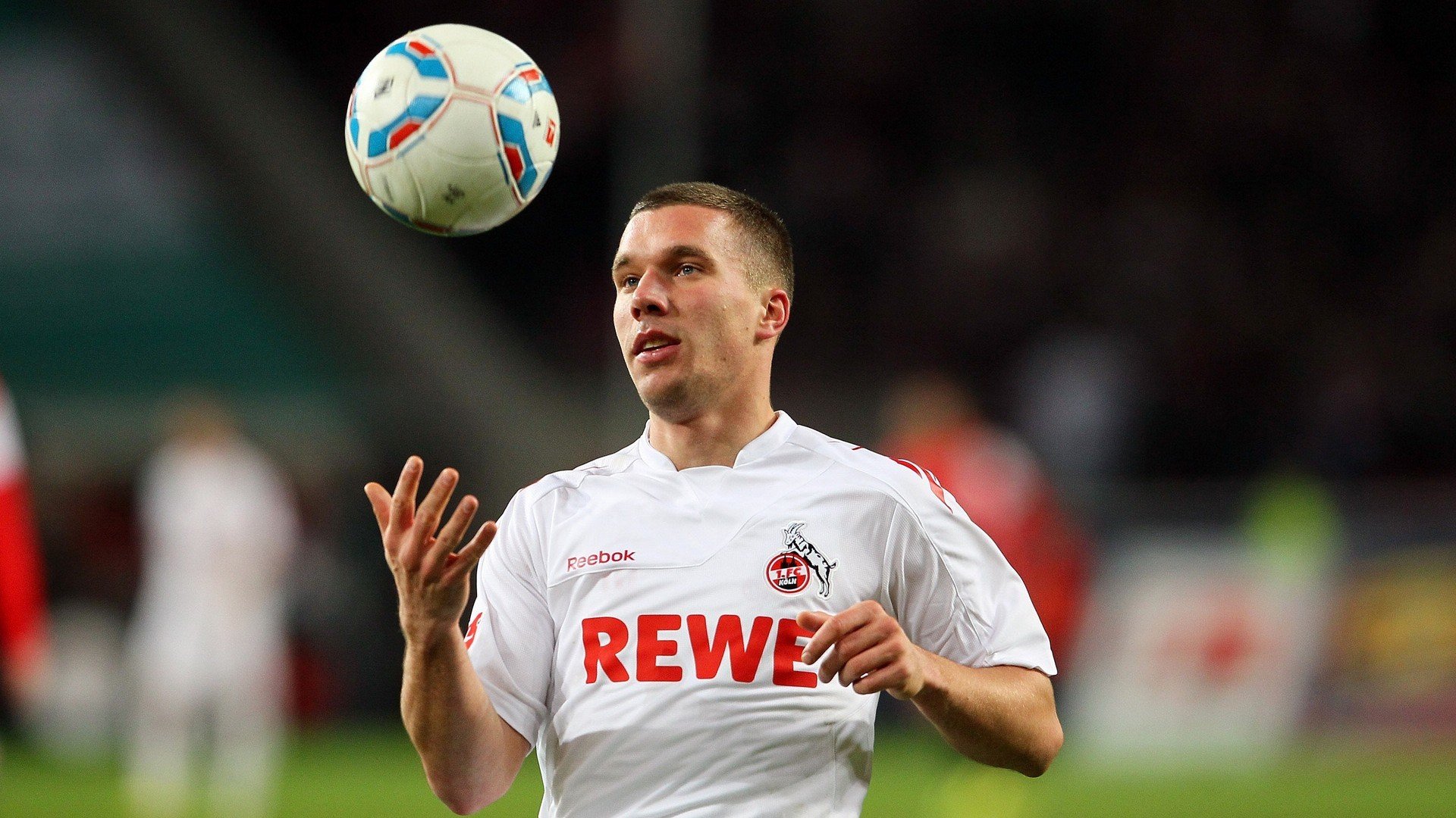 英超球队赛季中体能负荷与技术表现的关联分析,英超训练