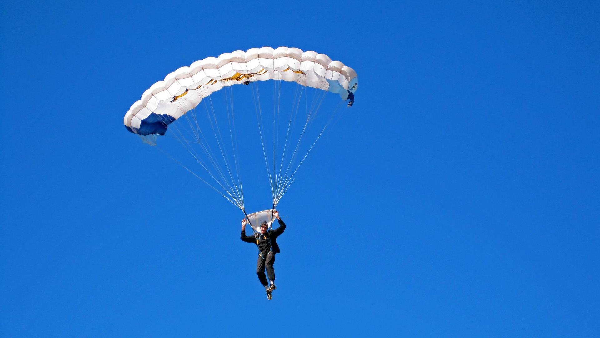 “武汉马拉松赛道:谁能在最后冲刺中力压群雄?”